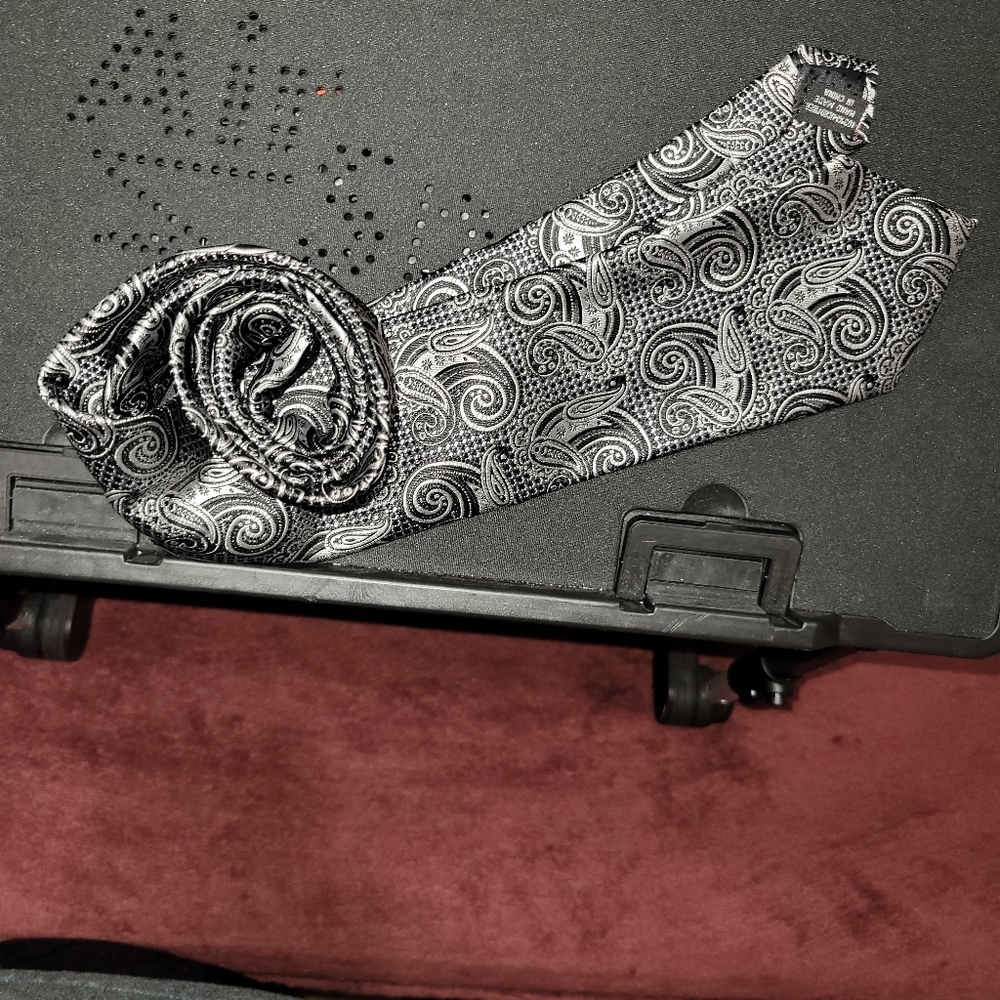 Tie - Picture 3 of 5